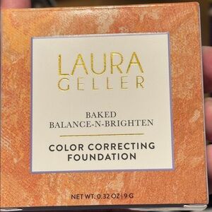NEW 🔥 Laura Geller Baked Balance-N-Brighten Foundation - Light. BNIB